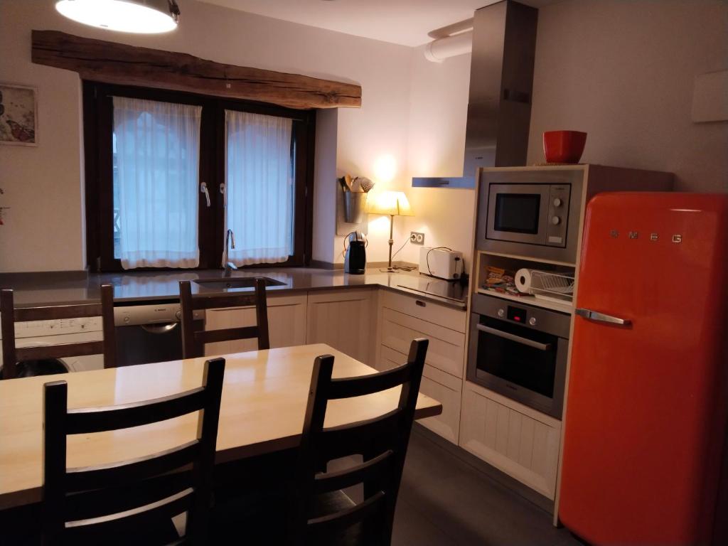 Cocina completamente equipada
